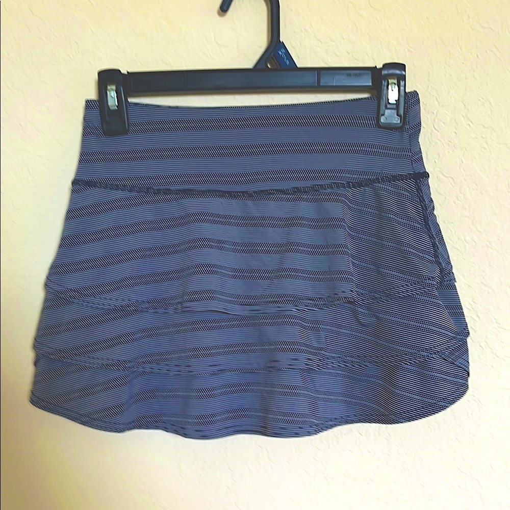 Athleta navy Blue layered ruffle Mini Skirt